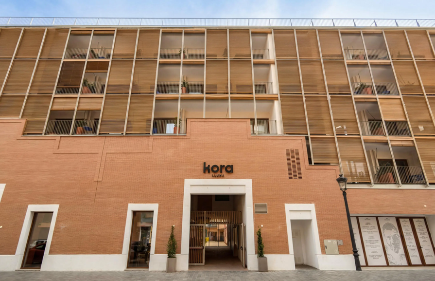 Fachada principal de Kora Lluna